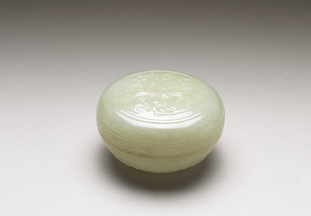 清 青玉雕番蓮圓盒